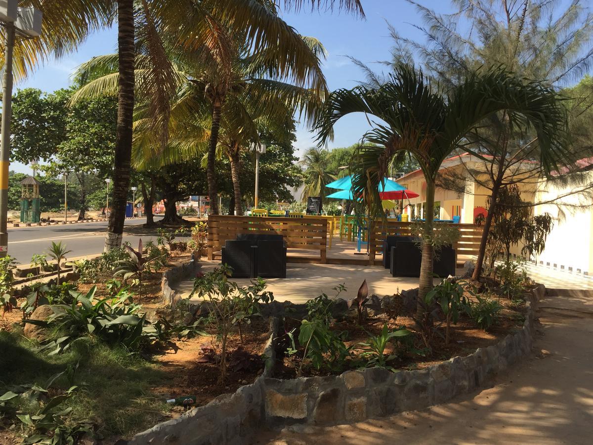 The Family Kingdom Resort Freetown Extérieur photo