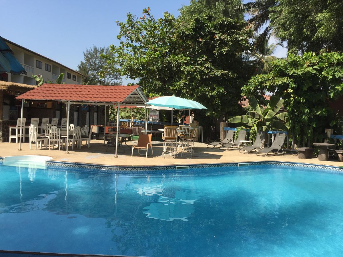 The Family Kingdom Resort Freetown Extérieur photo