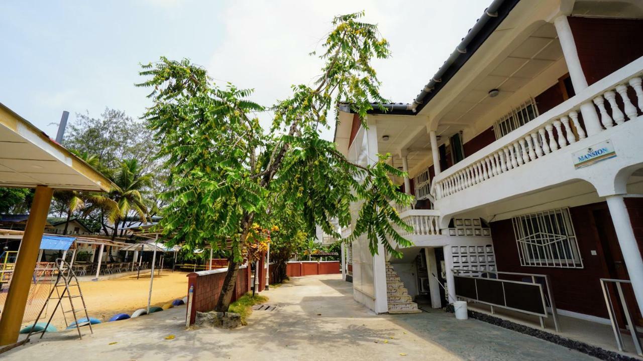 The Family Kingdom Resort Freetown Extérieur photo